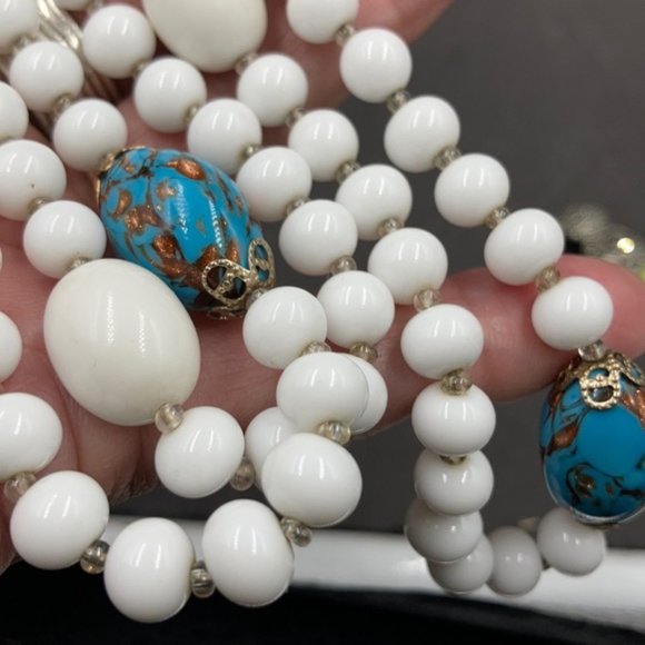 Long Vintage Trifari Venetian and Milk Glass Necklace - Picture 3 of 8